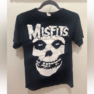 MISFITS Vintage 90s Y2K T Shirt Punk Band Tee Skull Graphic Black & White